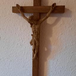 Holzkreuz mit geschnitztem Korpus, 33 x 17cm