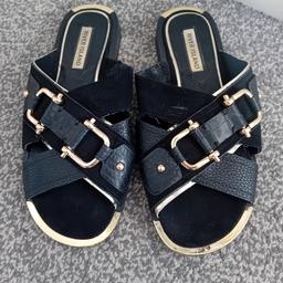 River Island Sandals
Size 3
Great Condition