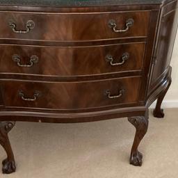 Beautiful mahogany antique 3 drawer side board
D 49 W130 H90