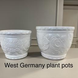 Pots ( 2 West Germany plant pots )
Small and medium white Germany plant pots decorated with floral pattern
Series number
White vase 887-14
White vase 877-17
Black vase 883 - 22
Large white vase
No potters name other than the reference number
Dimensions
Small Rim dimeter 16 cm height 13 cm
Medium Rim dimeter 19 cm height 16 cm
Medium black vase
Large white vase
USED In exchange conditions Condition
COLLECTION ONLY