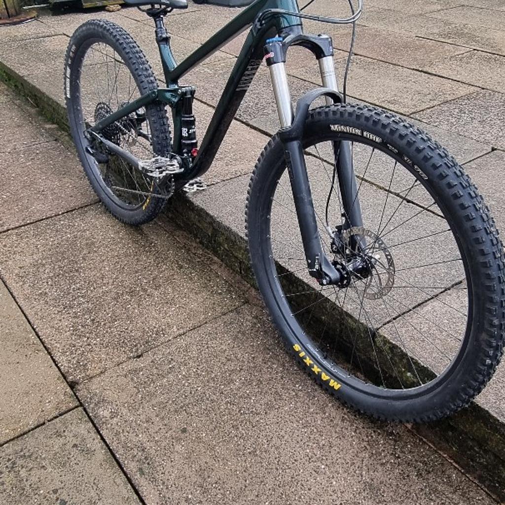 here we have my 2022 norko fs3 size medium with 29er wheels with halo hubs and stans flo rims magura 2 pot breaks with sram 12 speed drive train full tubless set up also has a dropper post any questions please don't hesitate to ask thanks for looking