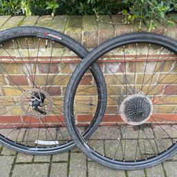 Excellent condition nimbus tyre 700x32. Tyre thread is new, comes with both wheels, 9 gear cassette in excellent condition.