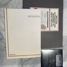 Very good condition. All from Resident Evil 2 Collector’s Edition. Artbook, Map & OST.