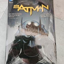 unused still in wrapper 
Batman vol 4 zero city secret city
excellent condition 
COLLECTION PREFERRED BUT CAN POST AT BUYERS EXPENSE EXTRA £3.00 A BOOK