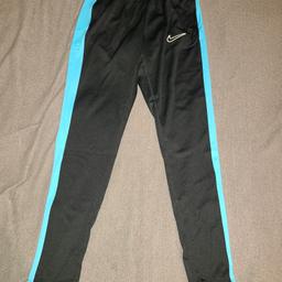 Womens Nike Tracksuit Bottoms
XS
Black and Light Blue 
Brand new 
Genuine