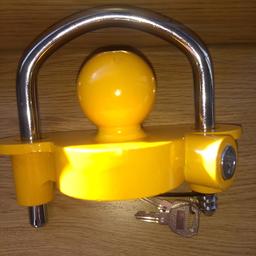 Secure and protect trailers and caravans when they are stationary and unhitched with this visual deterrent, heavy steel plated, easy to fit coupling hitch lock.
Not suitable for ifor Williams trailers
paid over £18 
never used
can drop off locally for cost of  fuel...
take a look at my other items for sale 👍🏼