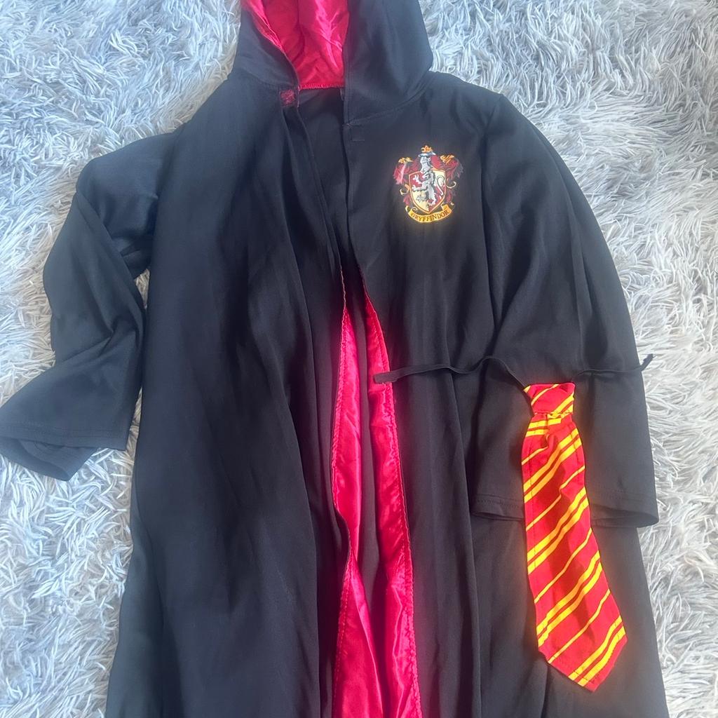 Harry Potter Gown and Tie