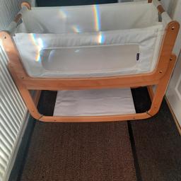 snuzpod 4 bedside crib like new in vgc colour oak comes apart top and bottom from smoke free home £169 on amzon pick up only