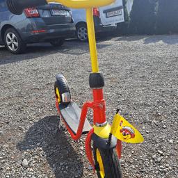 verkaufe Kinder - Scooter der Marke Puky mit Luftreifen in der Farbe rot/gelb! Klingel leider defekt.