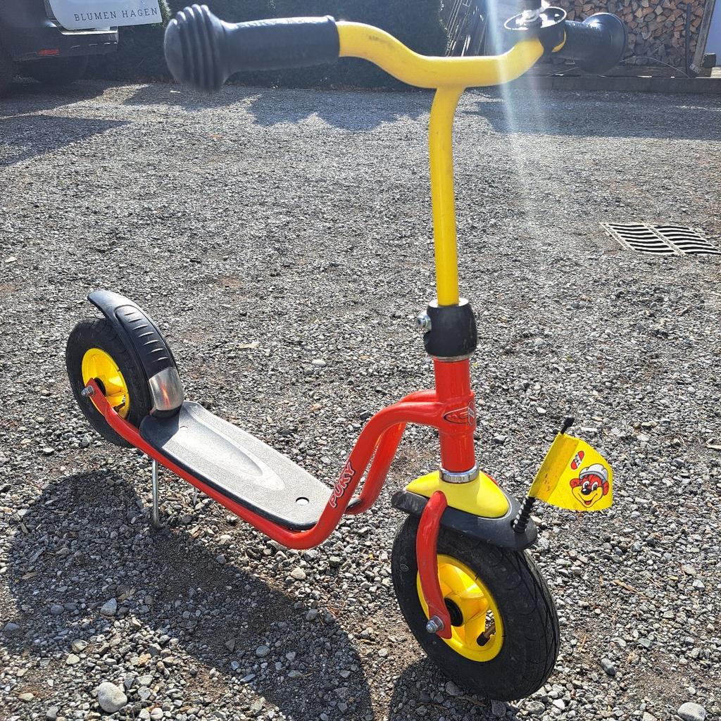 verkaufe Kinder - Scooter der Marke Puky mit Luftreifen in der Farbe rot/gelb! Klingel leider defekt.