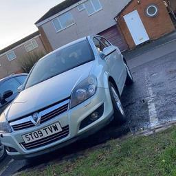 FOR SALE 
Astra elite 1.8i automatic sport 
94k on clock 
Cruise control 
Black Leather interior 
Headed front seats 
Mot till November 
Everything works as should 
Full v5 
2 keys 
£2000


colour is green although looks silver in pic its a very light green 

any inspection and test drive welcome