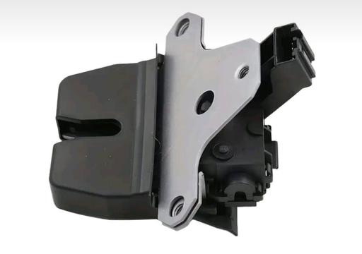 Vehicles North London West Hackney - North London - Photos for Tailgate Boot Trunk Lock Latch for LR072417