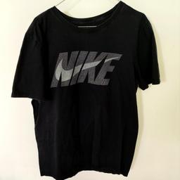 Mens Nike large logo t-shirt 

size large

#nike #tshirt #logo #swoosh