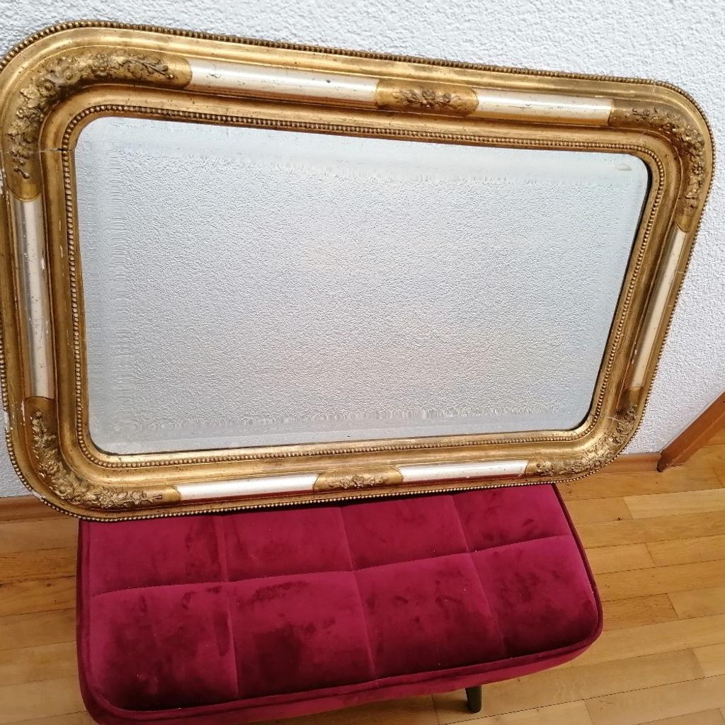 Sehr alter Spiegel mit Facettenschliff. im Holzrahmen
Masse 78 x 50 cm
Zustand dem Alter entsprechend