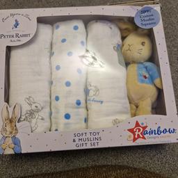 Peter Rabbit Muslin & Soft Toy set
brand new...box damaged as shown in the picture.
Unwanted gift.
retails for over £25
would make an ideal hamper gift for new baby