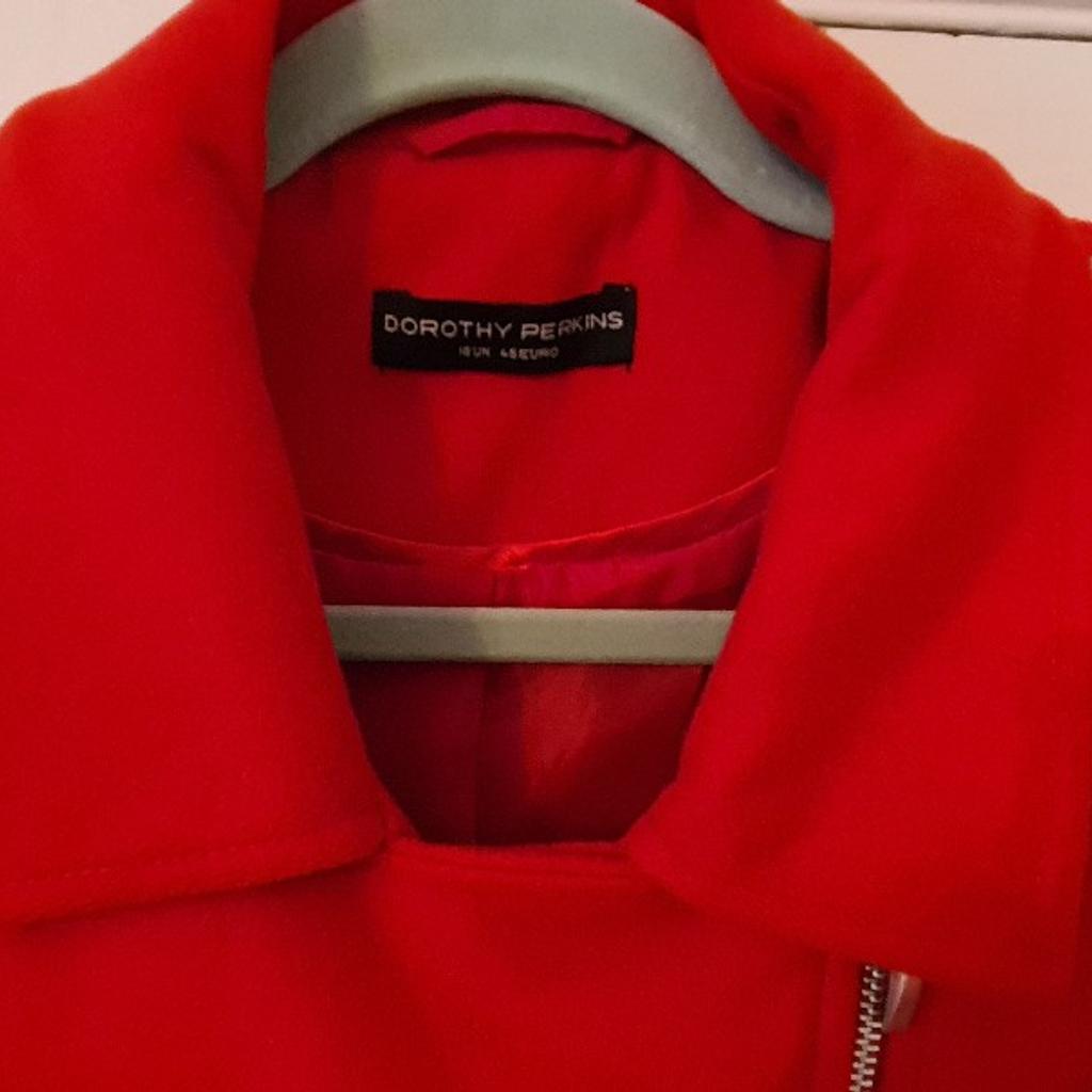 Dorothy Perkins warm ladies Biker jacket in red. Size:18 (Would fit size:16/18). Worn only once. Perfect condition.