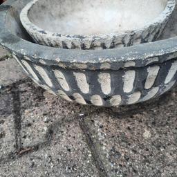 Biete runde Pflanzenkubel aus Beton  Sandstein 1 stk 10 € bei weitere Tontopfe vhb vor Ort