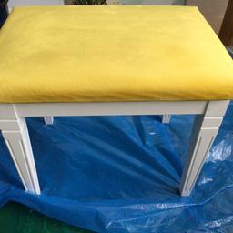 Bedroom stool good condition 
Pick up only L25 area 
Cash on collection please