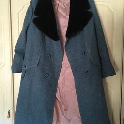 SnugCoat
Pure Wool
Fur collar
Very Smart
Front buttoned Fastening
Would fit a size 10,12,14
See all photos
Please have a look at my other items for Sale