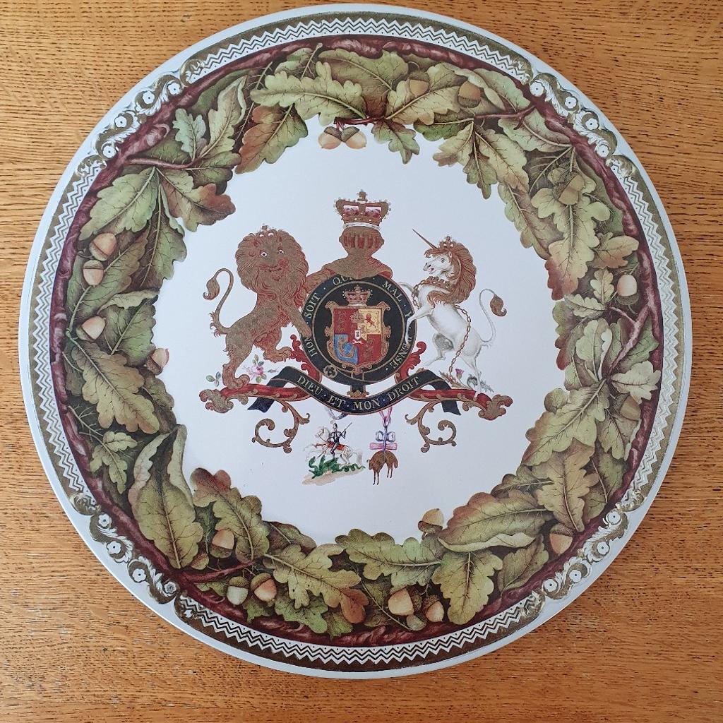 Unused as a plate, been displayed in a cupboard
In great condition
Happy to discuss postage
Smoke free home