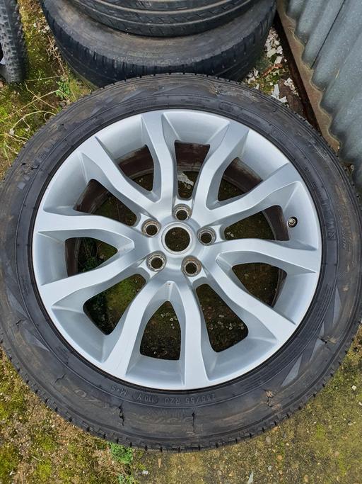 Vehicles West London Hillingdon - Photos for Rang Rover 20 inch alloy wheel