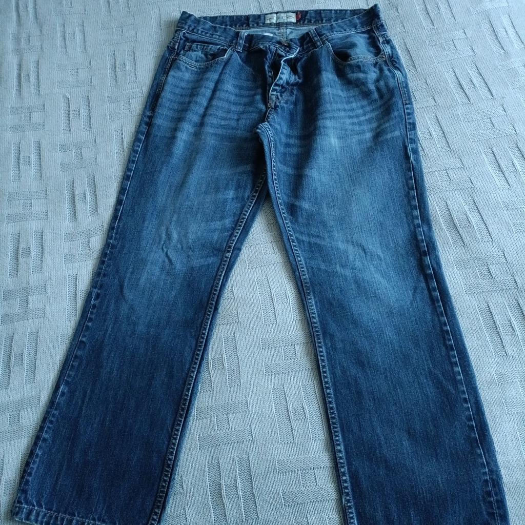 Mens next loose style straight leg jeans. collect from Tipton dy4