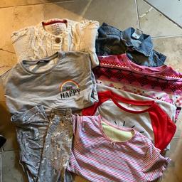 Bundle Of Girls Clothes -Size 6-7 Years

x1 Knitted Cardigan
x1 Denim Jean Jacket
x1 Pair Leggings
x2 Long Sleeve Nightdresses
x1 Short Sleeve Nightdress

-All have been used & May have some marks on-

-Will Add More Item if I Find Any!- 

*-Just Added A Pair Of Shorts, But These Have Marks In The Bottom (see photos)-*