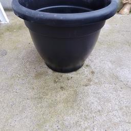 large plastic garden pot. used but very good condition. only £3