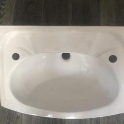Brand New bathroom Sink, has been in storage.
Collection Only
