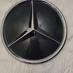 Mercedes Benz Stern vorne A 000 880 06 00
Ist nagelneu und original