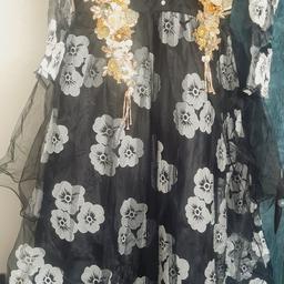 beautiful and gorgeous maxi it's new look never worn black color and white colour mix