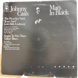"MAN IN BLACK"
Vintage Vinyl LP Record by
JOHNNY CASH
(CBS Records 1971)
Excellent Condition complete with original black inner sleeve

Postage possible at buyer's expense with payment by PayPal please so buyer protection will apply 