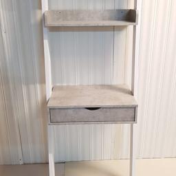 🔹️Habitat Ladder desk

🔹️New, flat pack

🔹️1 drawer

🔹️2 fixed shelves

🔹️Size H179.5, W65, D40cm

🔹️Under desk chair space H61.3, W60cm
