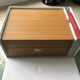 Brand new wooden omega box
Not needed anymore,comes with white outer box & red book…