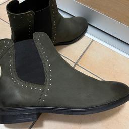 Chelsea Boots in Nubuk Leder mit Vintage Look
Farbe dunkelgrün
Größe 41
Sehr selten getragen
Marke Venturini
Selbstabholung oder Versand gegen Aufpreis