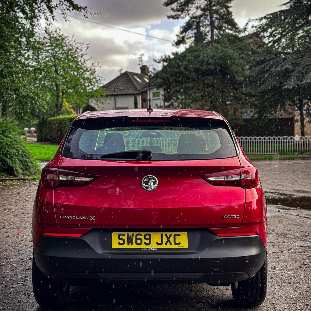 2020 Vauxhall Grandland X SE 1.2L Petrol turbo S/S 5
Door. Ruby Red. 6 speed Manual. 1 owner. Registered 29 January 2020.Genuine Low Mileage, only 8003 miles on clock.MOT Valid till 23/08/24. Road Tax 180 a year. Euro 6. ULEZ.Bluetooth, climate control, parking sensors, 17" Alloy Wheels. Michelin tyres. 2 KEYS, V5 logbook, Handbook, Service history book, MOT certificate, original delivery inspection sheet, all present.Viewings welcome. Cat S
