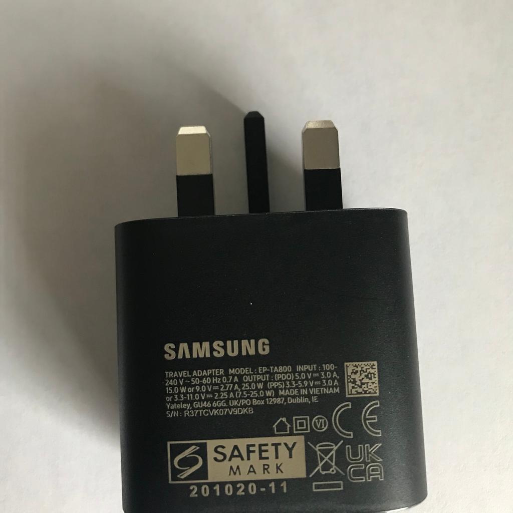Samsung 25W Fast Charging Power Adapter with USB-C cable Black

Box opened and used once to test, nearly new.