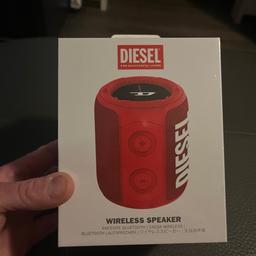 Diesel Bluetooth Lautsprecher Box.
360*grad soundbox.
14Std Batterie.
Wasserdicht.
Stereo Pairing.