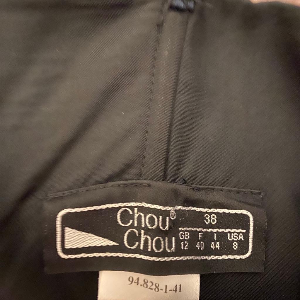 1 Mal getragen

Gereinigt

In top Zustand

Marke: Chou Chou

Gekauft bei Fussl

Inklusive Bolero von Sinequanone

Preis verhandelbar
Abholung in 4951 Polling oder 4810 Gmunden