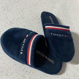 Boys Tommy Hilfiger slippers size eu30 UK11

Excellent ‘like new’ condition

Lovely plush quality warm slippers