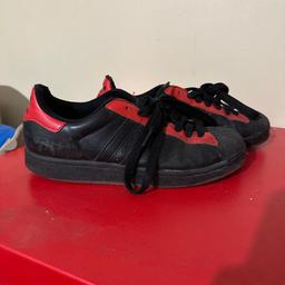 Size 6 1/2 Adidas trainers use condition