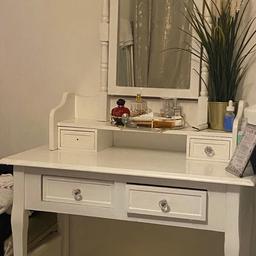 Dressing table -in need of a repaint but otherwise ok condition