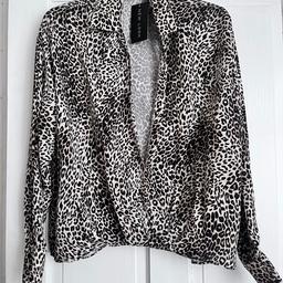 New Look bundle:

Lleopard print blouse - Size UK 10
Black blouse - Size UK 8
RRP: £25.99 individually.

Both unworn (only to try on!) Leopard print blouse still with label. Felt they didn't suit me well as I'm quite fussy with clothing! Exceeded the return date hence why I'm selling ✨