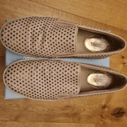 michael kors loafers
size 6 uk
HA8 collection
or add postage.
if listed they are available