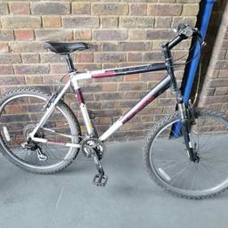 TREK 3900
21 inch FRAME SIZE
Large/xl size
mountain bike
sr suntour Front suspension forks
26xwheels quick release wheels
silver black red colour
Lightweight aluminium frame
3x8 Shimano gears
Shimano brakes
Good used condition
Ready to ride away
BARGAIN price
£65
Cash only
Collection only Vauxhall se11
No time wasters or SCAMMERS