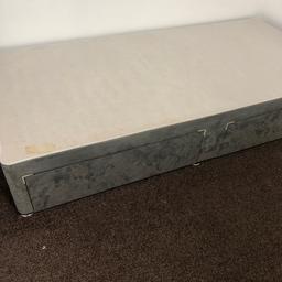 Single bed with two storage drawers in very good condition. It is grey velvet suede.I have two single bed s same colour 