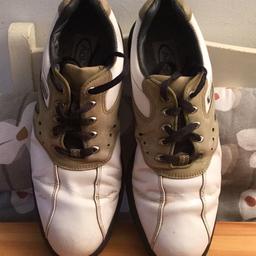 This is a pair of Footjoy AQL golf shoes
Good condition
Includes cleat tools and a few cleats
Size 9
Plus shoe bag but not Footjoy
Collection only
Ng13
Langar