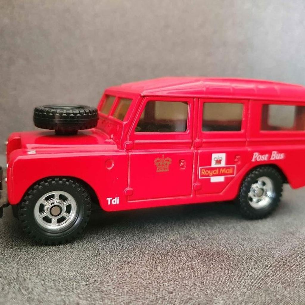 Corgi Collection Land-rover Royal Mail Post Bus (1996)
Model: Excellent condition
Box: Good condition
Please look at photos carefully as they form part of description
+ P&P If needed