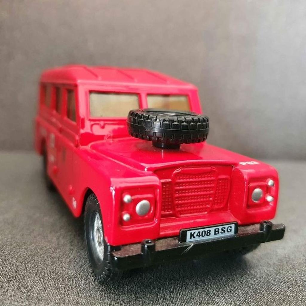 Corgi Collection Land-rover Royal Mail Post Bus (1996)
Model: Excellent condition
Box: Good condition
Please look at photos carefully as they form part of description
+ P&P If needed