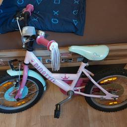 Fahrrad von meiner Tochter
Sie ist vielleicht 5x gefahren

Sehr guter Zustand

Stützräder sind abmontiert, werden aber natürlich dazu gegeben

Wie abgebildet um 60€ abzugeben